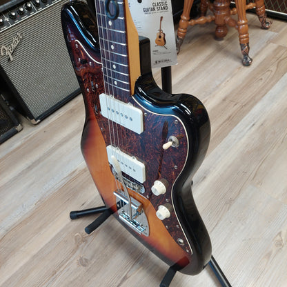 2015 SQUIER VINTAGE MODIFIED JAZZMASTER ELECTRIC GUITAR - SUNBURST SN# ICS15142100