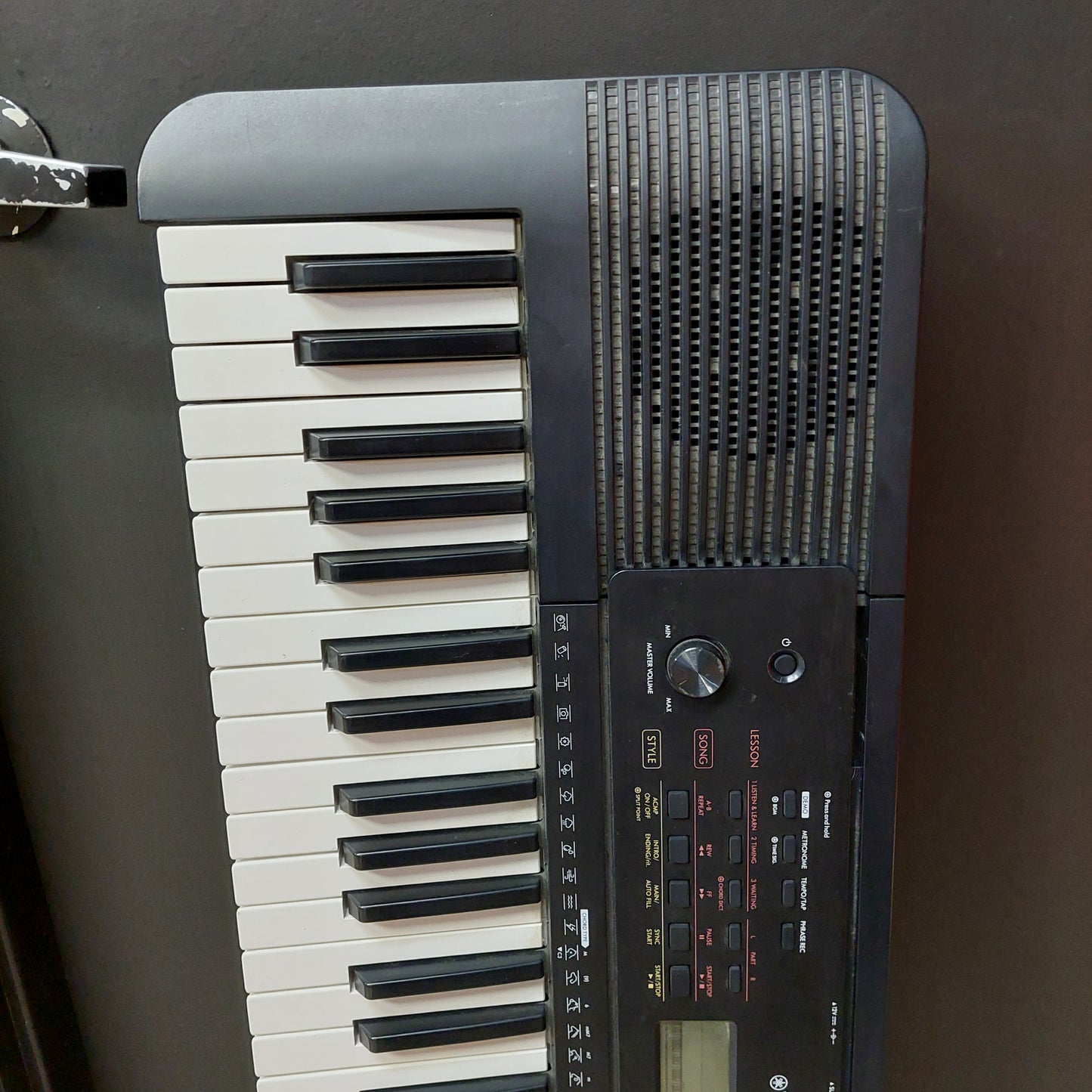 YAMAHA PSR-273 KEYBOARD (USED) SN# 21YEAX02171