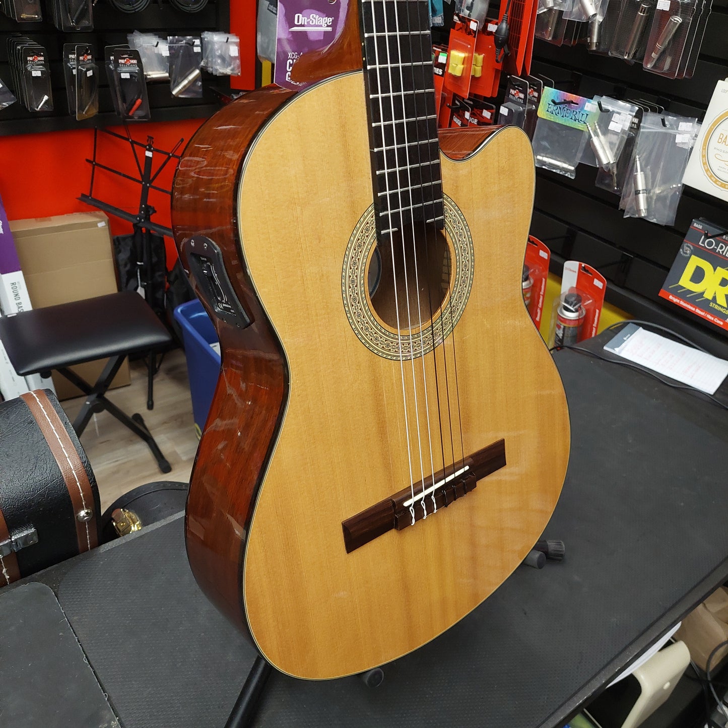 2008 Mitchell LC-200/CE Classical Cutaway AE Acoustic/Electric Guitar - Natural SN# 008010097