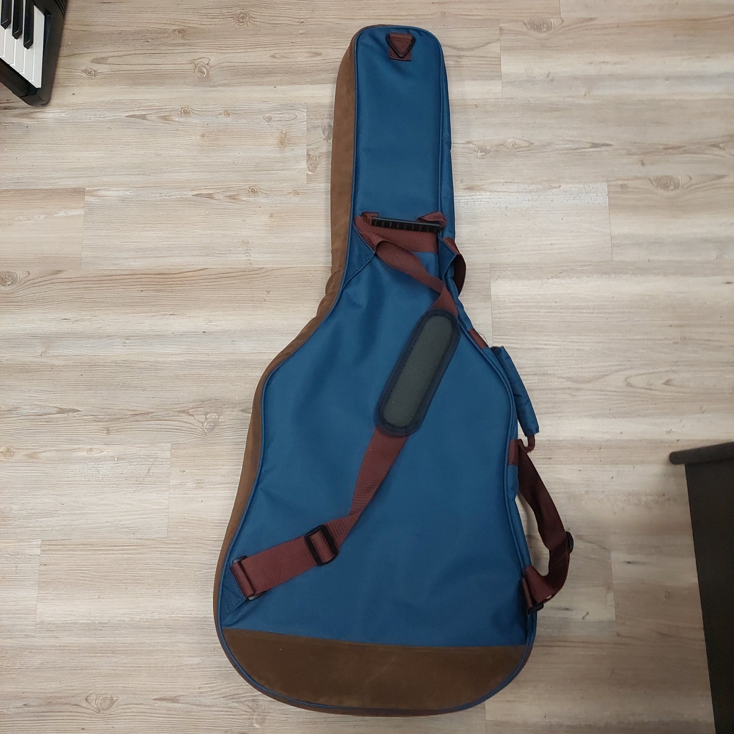 Power Pad By Ibanez Acoustic Guitar Gig Bag - Blue (USED)