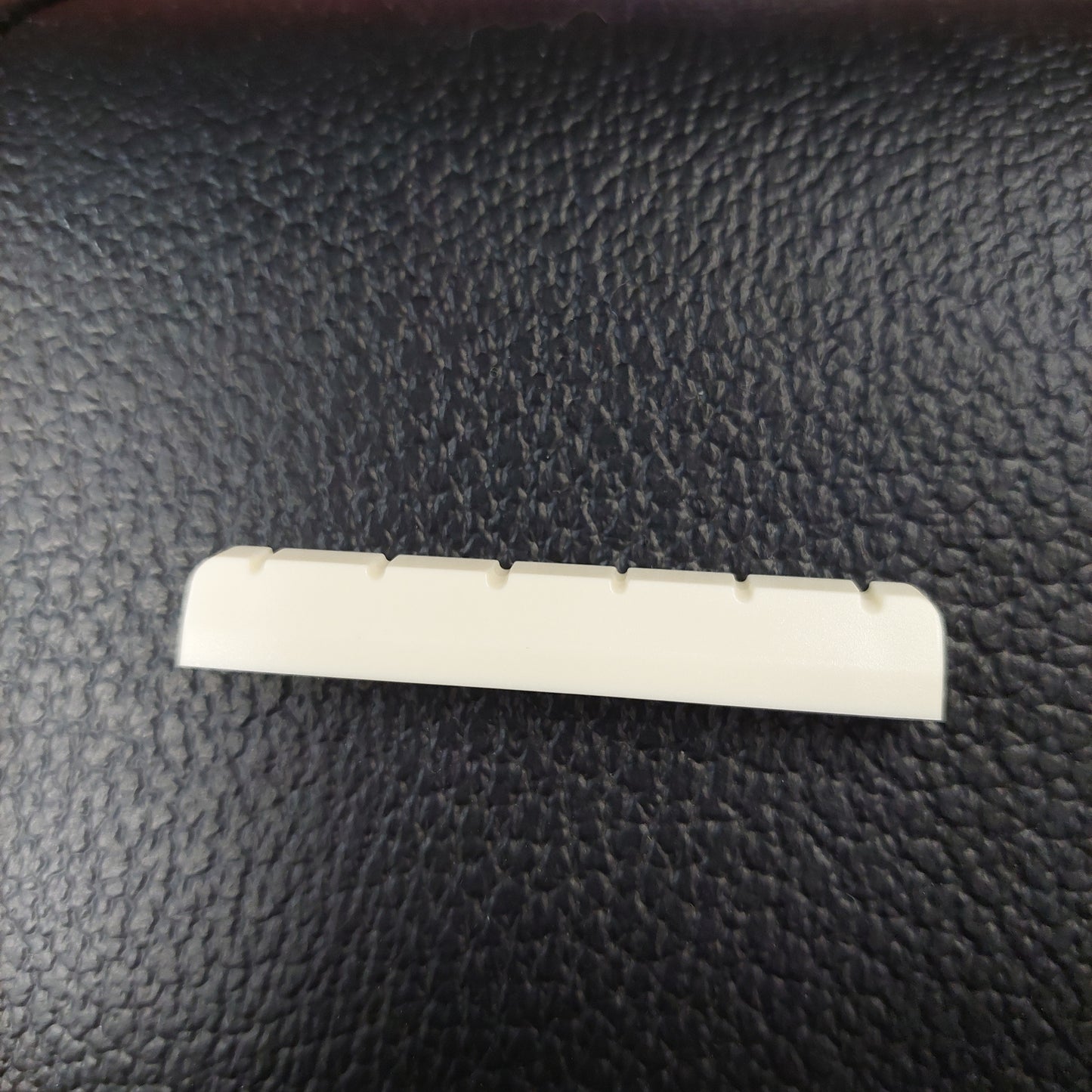Classical Guitar Nut Plastic 52.5 x 6 x 9.3-8.8 - Ivory