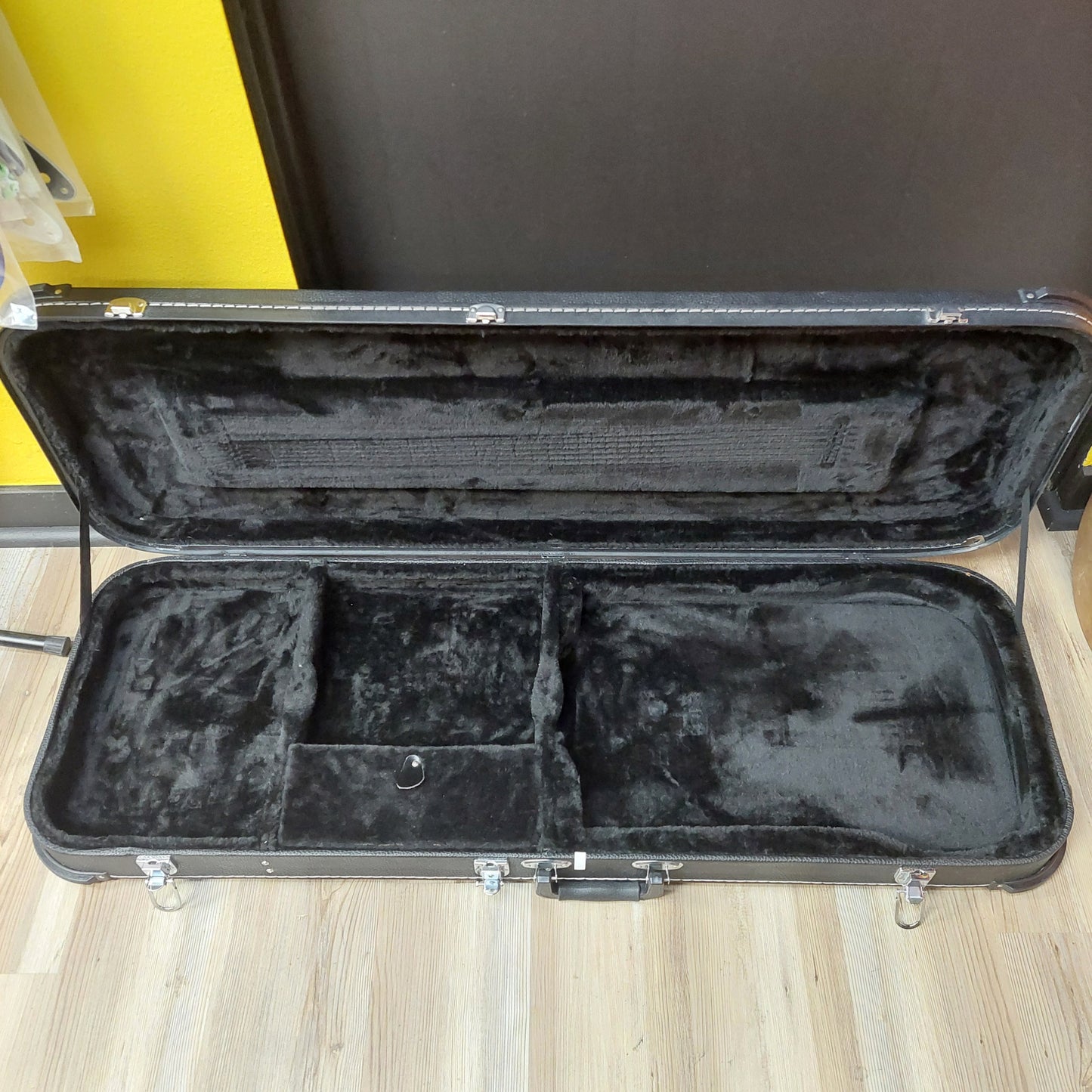 Electric Guitar Hard Case - Black (USED)