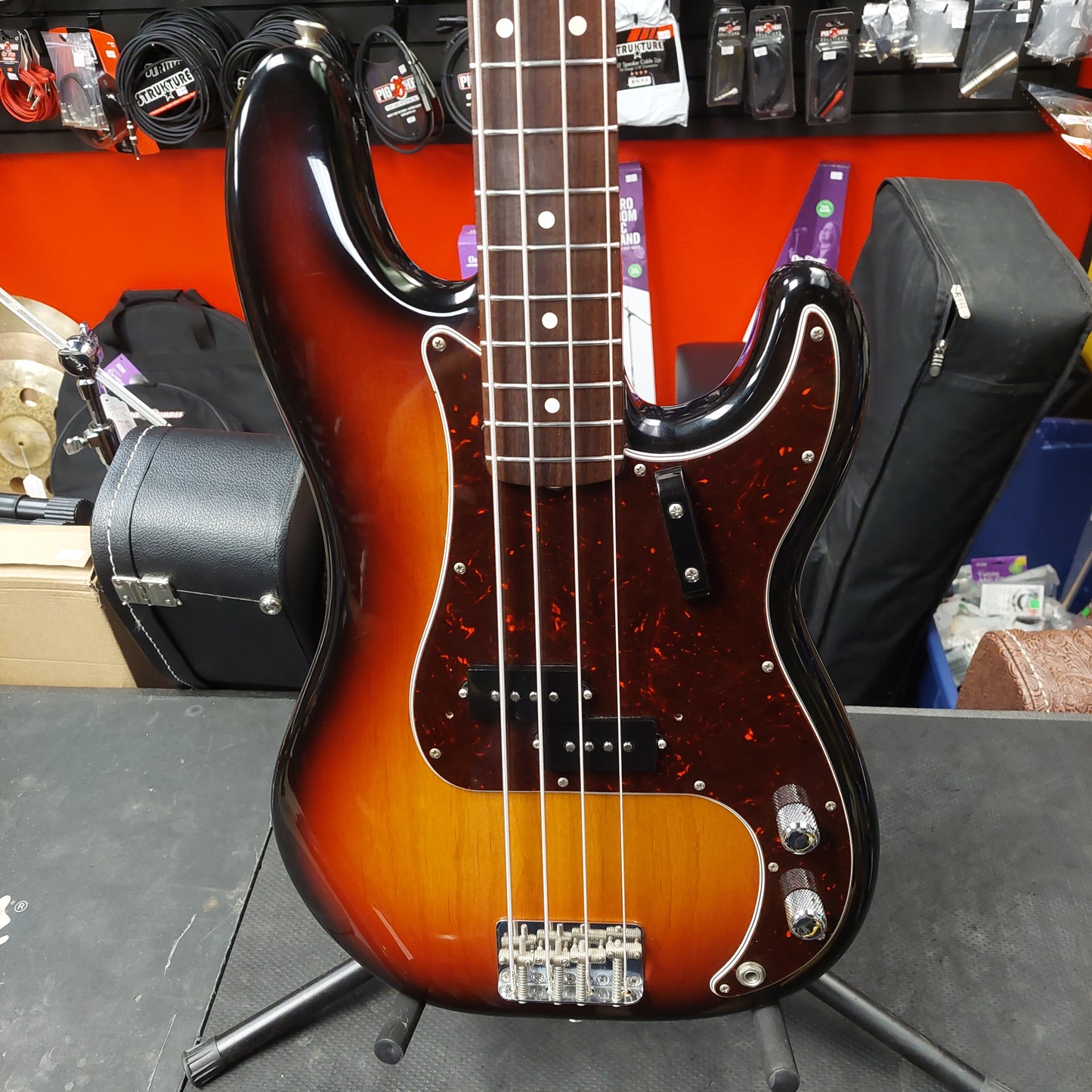 2002 Fender American Vintage '62 Precision Bass, Rosewood Fingerboard, 3-Color Sunburst SN# V138025