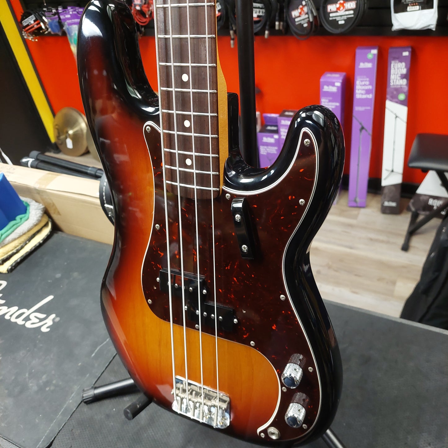 2002 Fender American Vintage '62 Precision Bass, Rosewood Fingerboard, 3-Color Sunburst SN# V138025