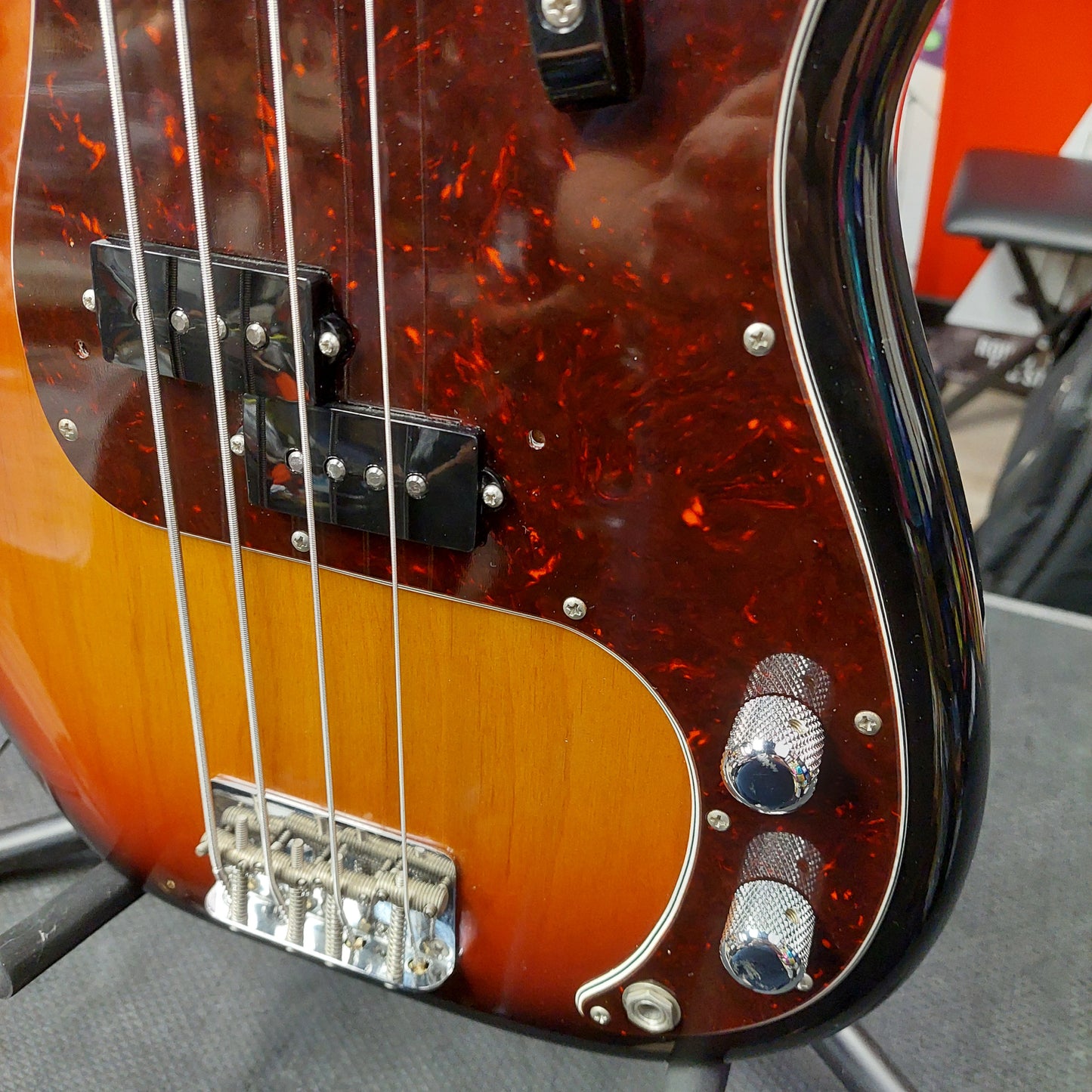 2002 Fender American Vintage '62 Precision Bass, Rosewood Fingerboard, 3-Color Sunburst SN# V138025