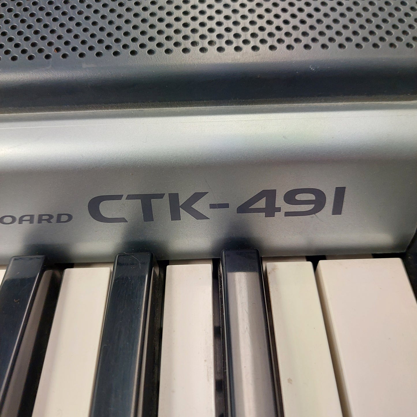 Casio CTK-491 61-Key Portable Keyboard w/ Power Supply (USED)