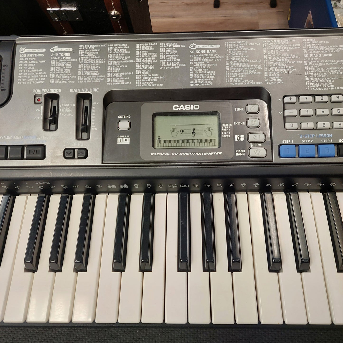 Casio CTK-720 61-Key Portable Keyboard w/ Power Supply & Windsor Gig Bag (USED)
