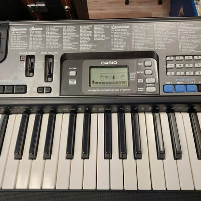 Casio CTK-720 61-Key Portable Keyboard w/ Power Supply & Windsor Gig Bag (USED)