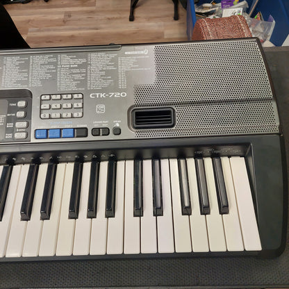 Casio CTK-720 61-Key Portable Keyboard w/ Power Supply & Windsor Gig Bag (USED)