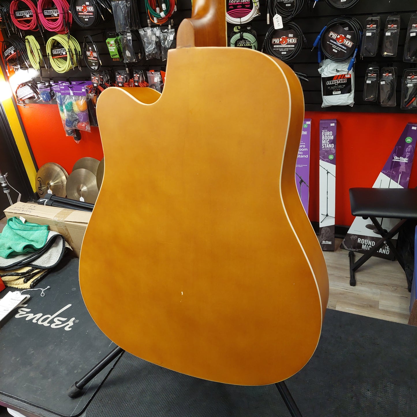 Dreadnought Cutaway Acoustic Guitar - Natural (USED)