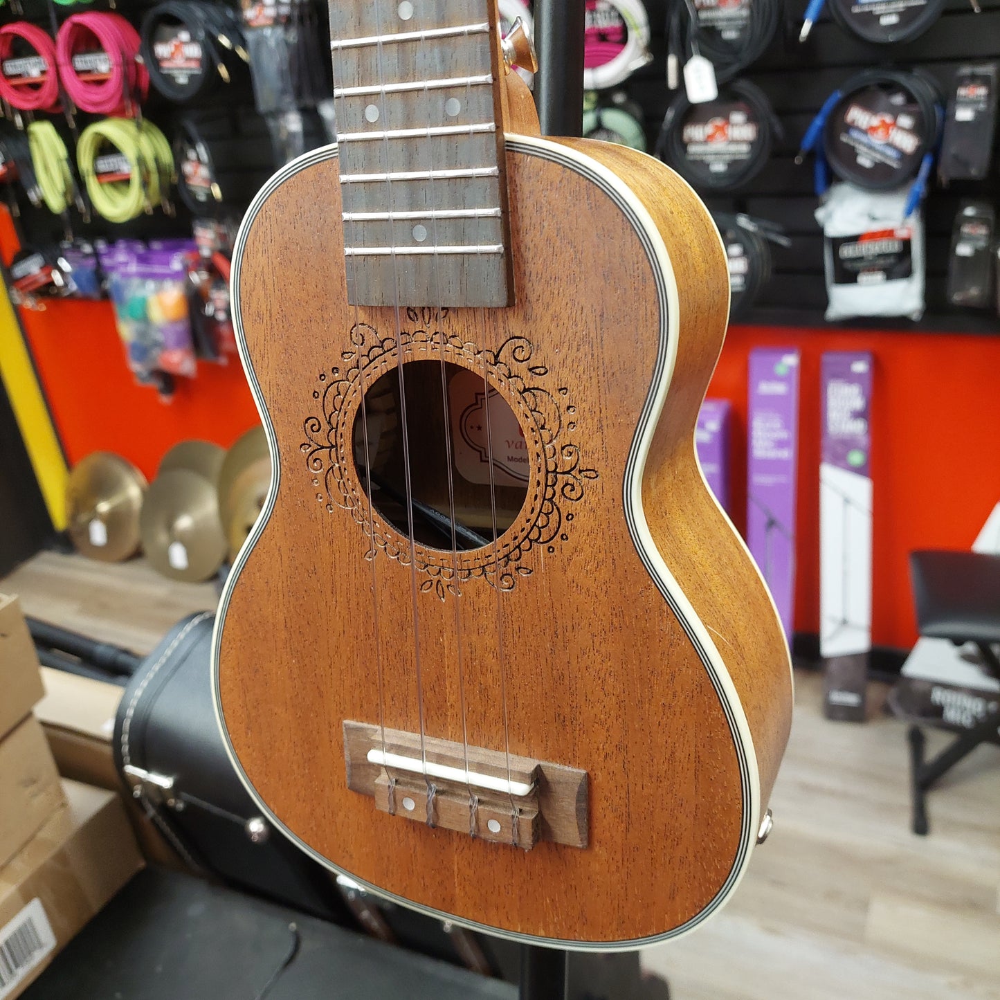 Vangoa VU401 Soprano Ukulele - Mahogany w/ Vangoa Gig Bag