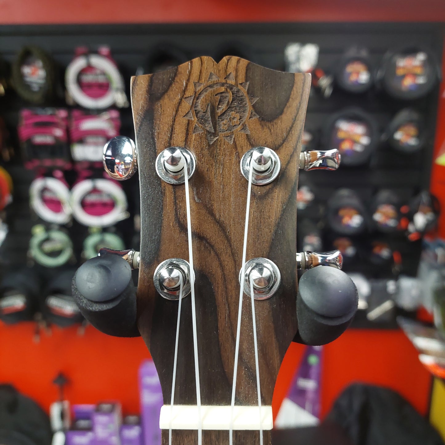 Pyle PUKT55 Soprano Ukulele - Mahogany w/ Flamed Brown Body & Pyle Slipcase