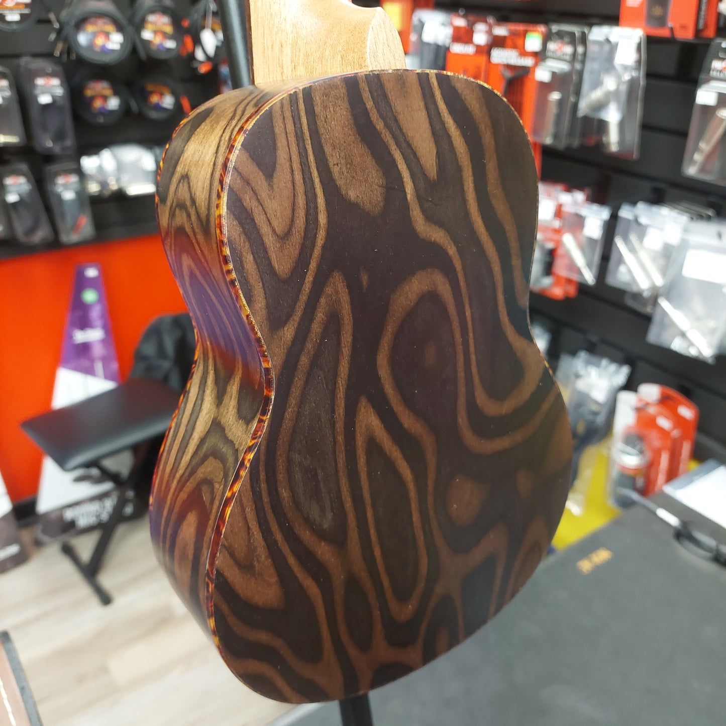 Pyle PUKT55 Soprano Ukulele - Mahogany w/ Flamed Brown Body & Pyle Slipcase
