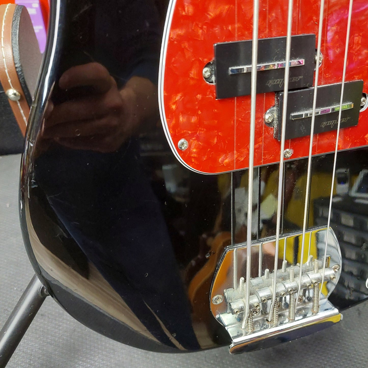 CORT 4-String P-Bass Black w/ Red Pickguard (USED) SN# 7125525