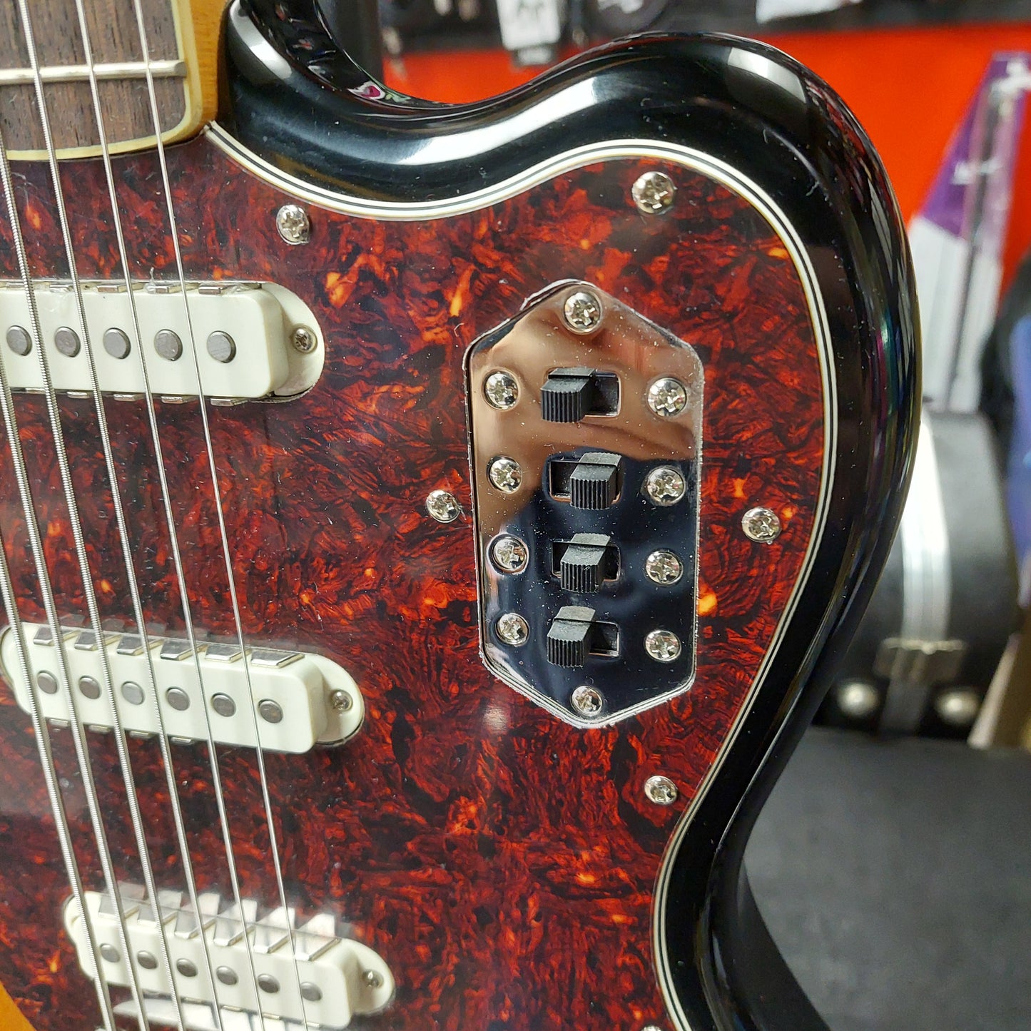 2021 Squier Classic Vibe Bass VI, Laurel Fingerboard, 3-Color Sunburst SN# ICSG21022768