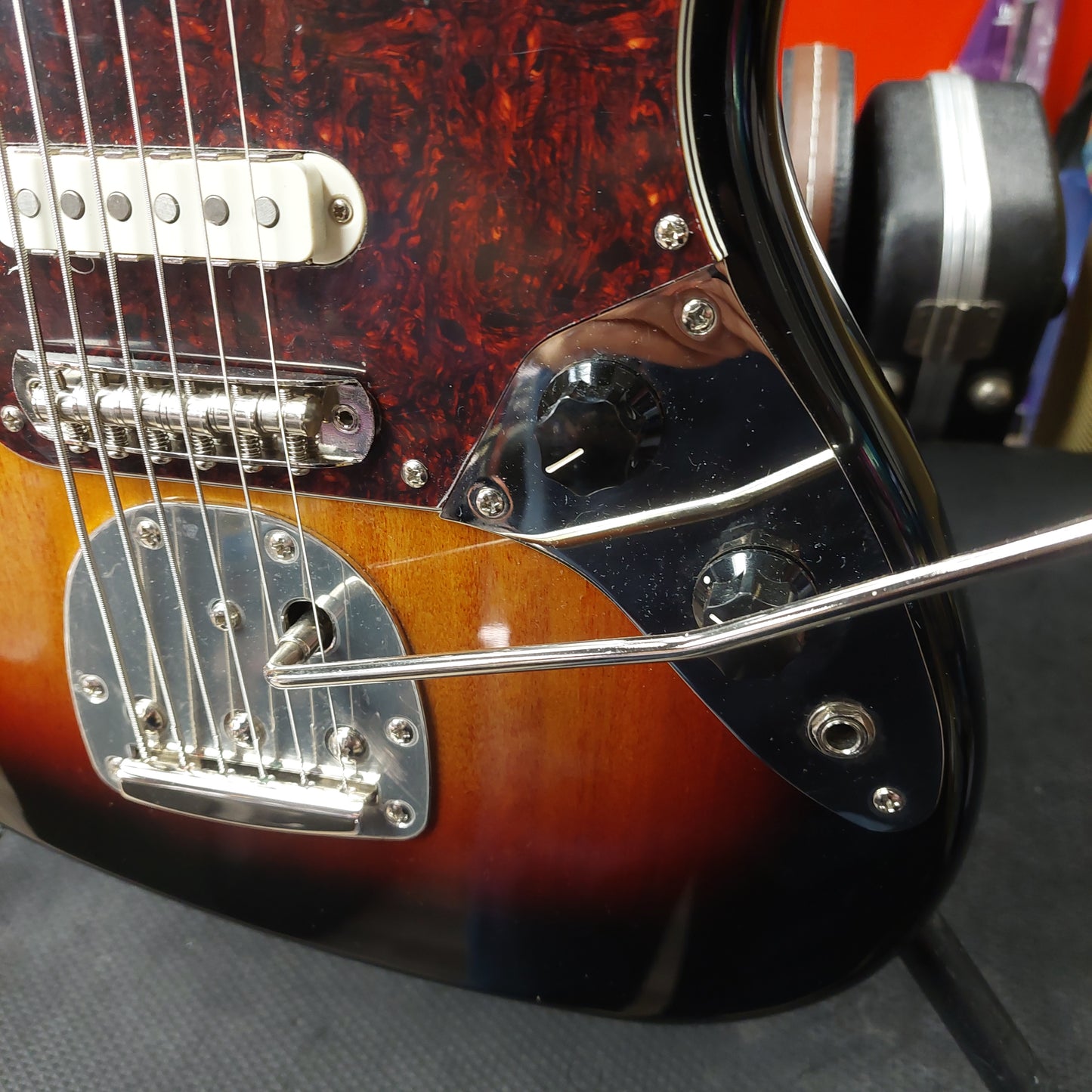 2021 Squier Classic Vibe Bass VI, Laurel Fingerboard, 3-Color Sunburst SN# ICSG21022768