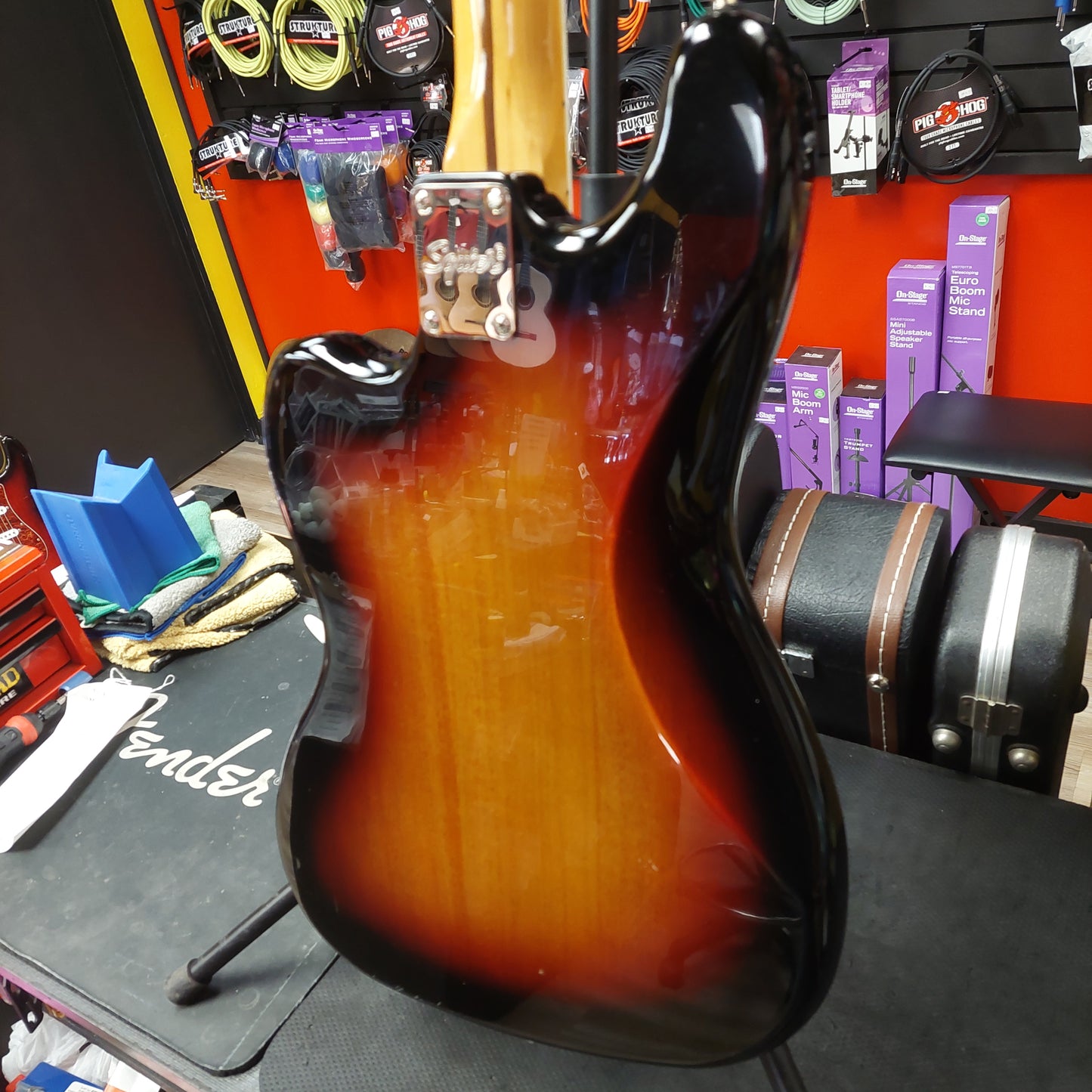 2021 Squier Classic Vibe Bass VI, Laurel Fingerboard, 3-Color Sunburst SN# ICSG21022768