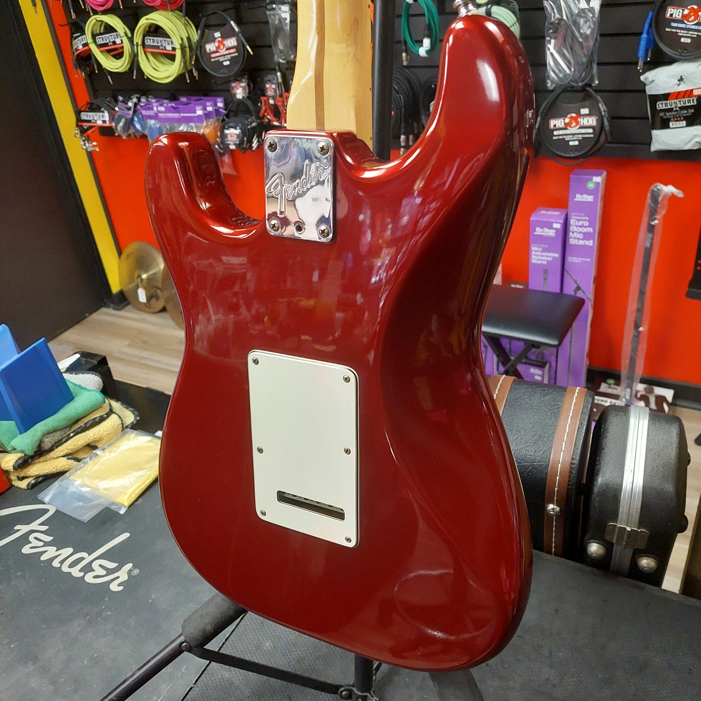 1988 Fender Stratocaster Plus Electric Guitar - Candy Apple Red w/ Fender Hard Case "Made In USA" SN# E486416 "Not Original Tuners They Are Marked Fender Japan"