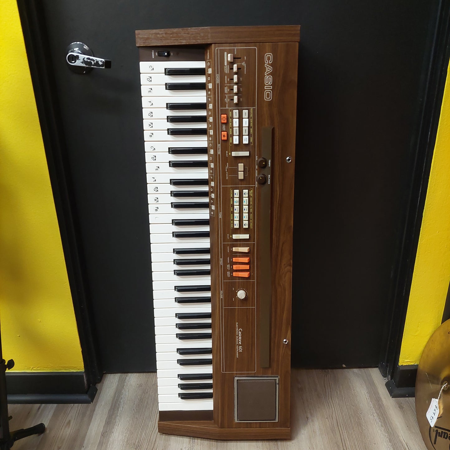 1980's Vintage Casio Casiotone 601 Electronic Musical Instrument Organ/Keyboard - Wood Finish w/ Casio Metal Stand (USED) "Made In Japan" SN# 2 A 500535