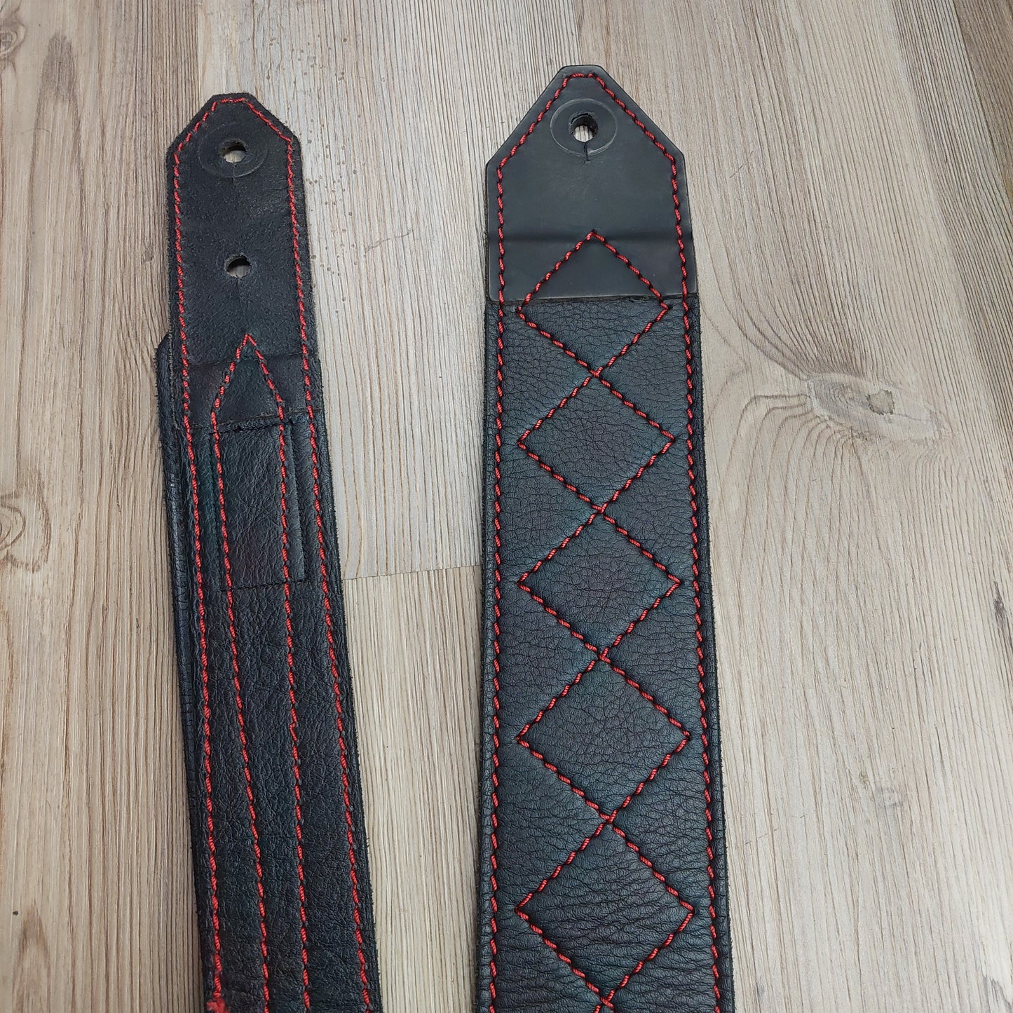 AL BANE LEATHER 3” BLACK AND RED GUITAR/BASS STRAP (USED)