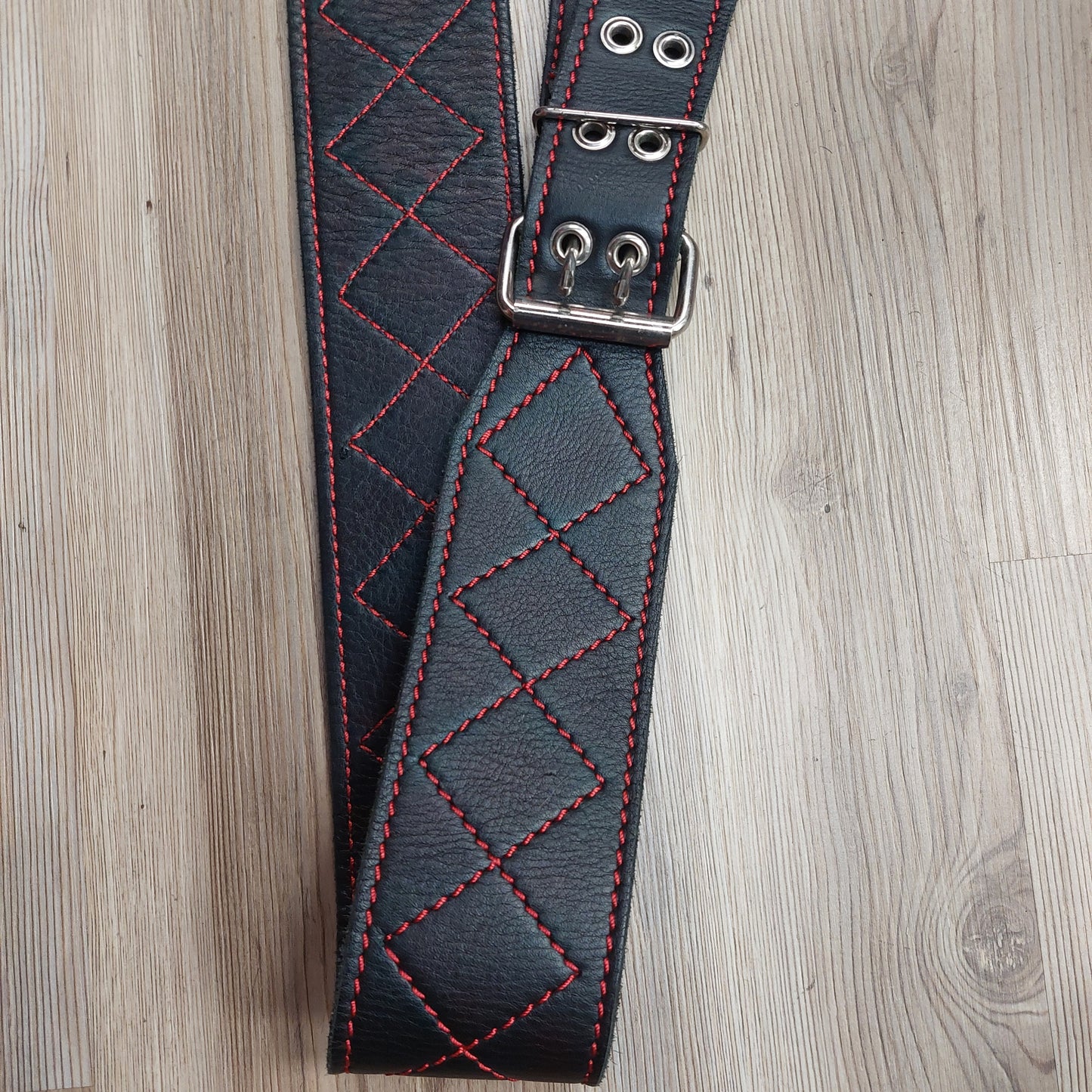 AL BANE LEATHER 3” BLACK AND RED GUITAR/BASS STRAP (USED)