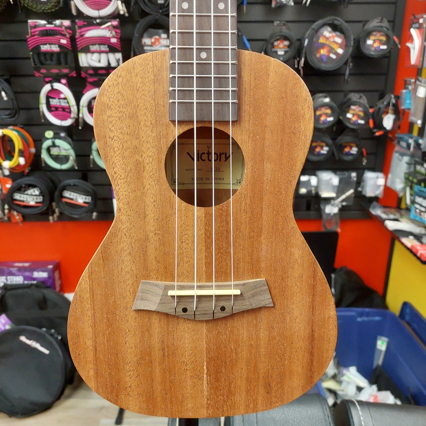 Victory V-23N Concert Ukulele - Mahogany w/ Victory Gig Bag & Strap