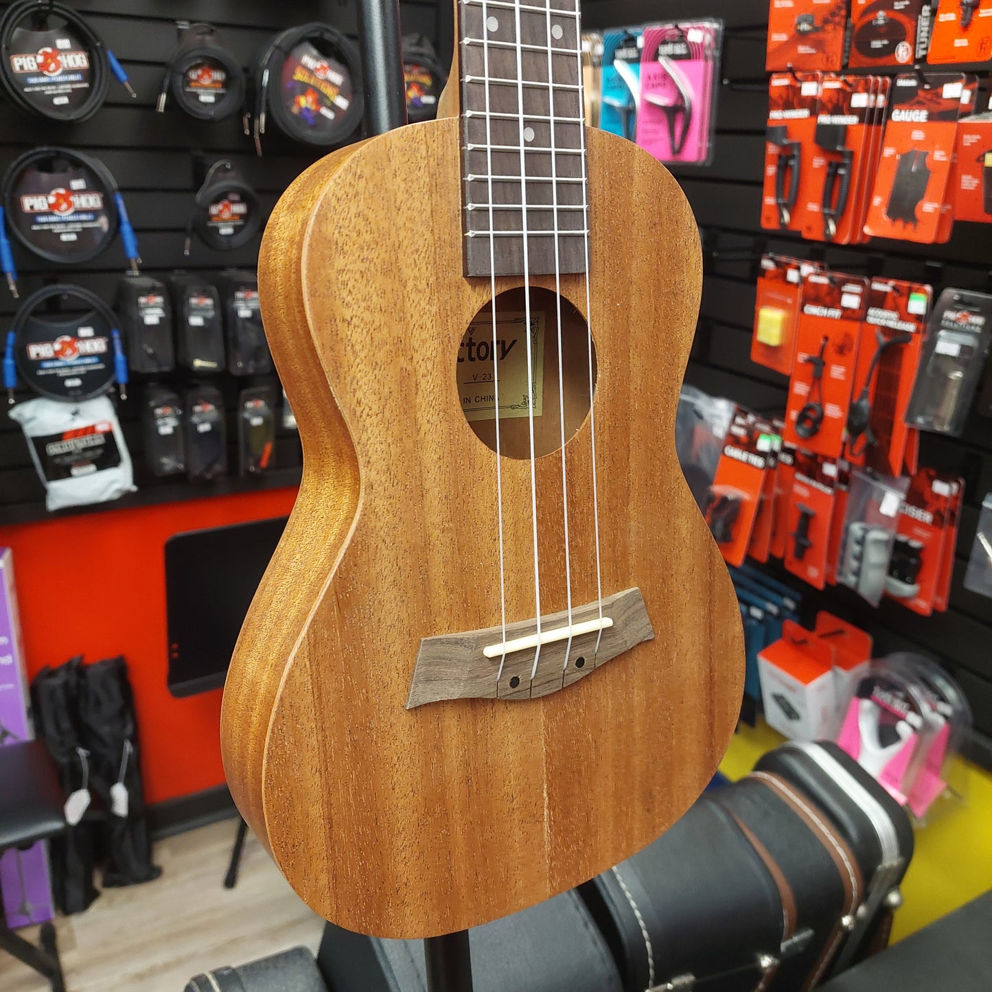 Victory V-23N Concert Ukulele - Mahogany w/ Victory Gig Bag & Strap