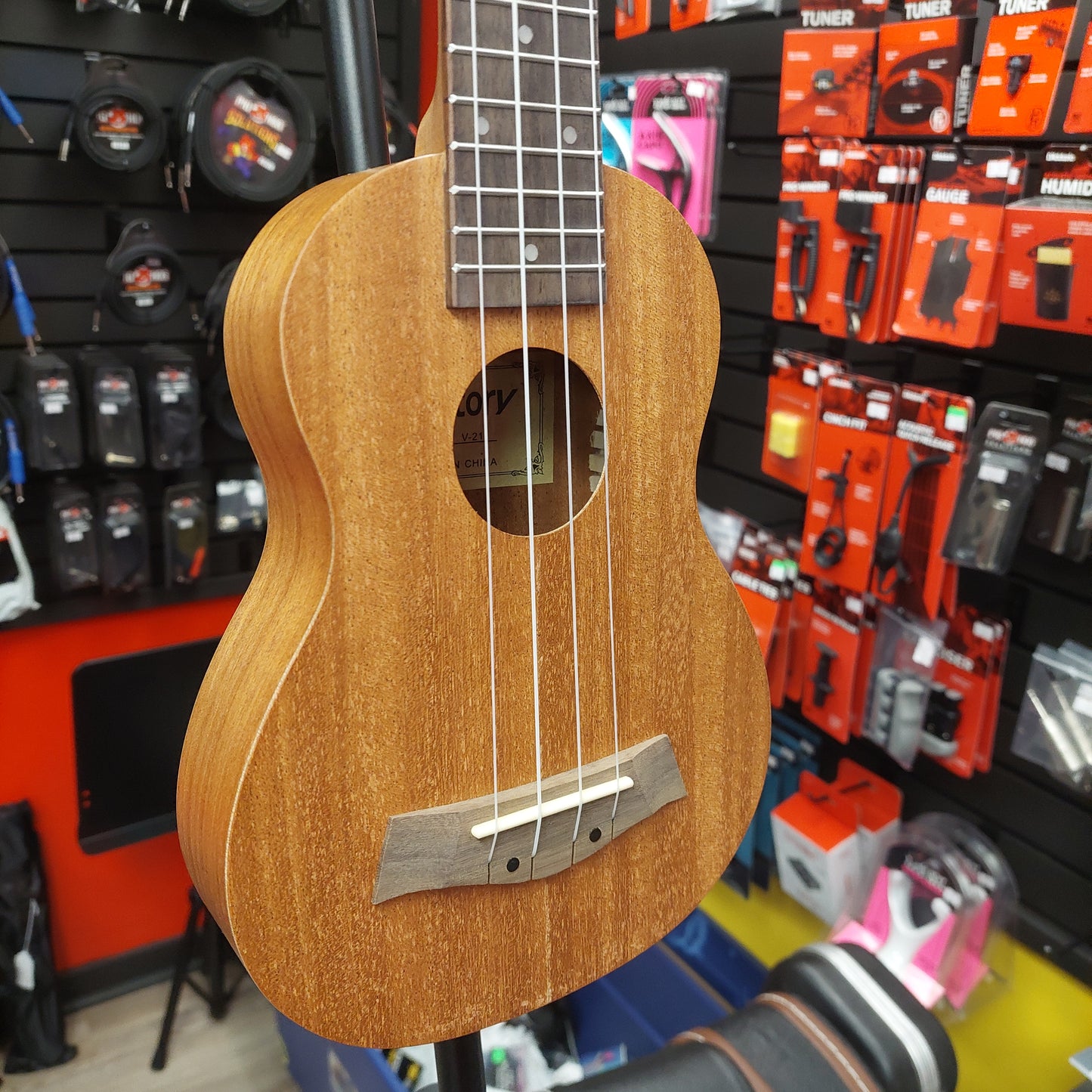 Victory V-21N Soprano Ukulele - Mahogany w/ Victory Gig Bag & Strap