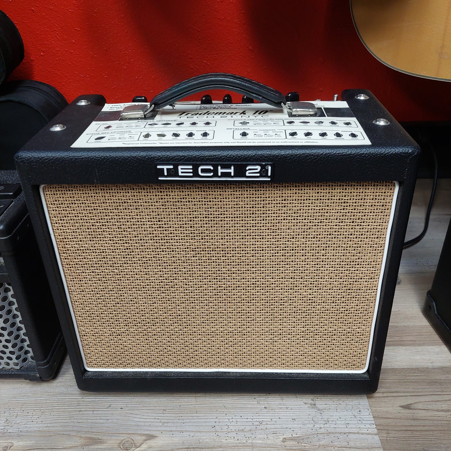 Trademark 10 TECH 21 NYC Guitar Amplifier (USED) SN# 707904 "Made In USA"