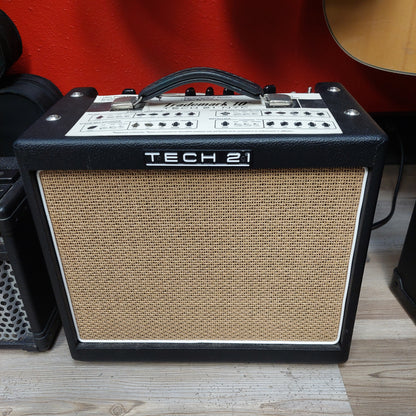 Trademark 10 TECH 21 NYC Guitar Amplifier (USED) SN# 707904 "Made In USA"