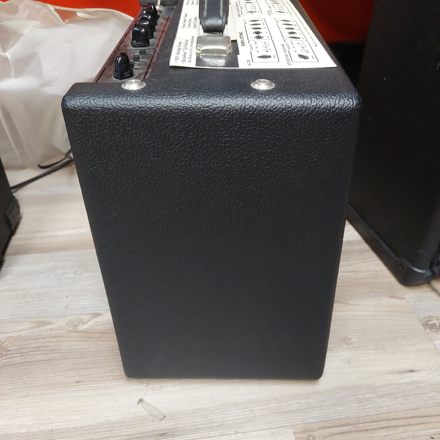 Trademark 10 TECH 21 NYC Guitar Amplifier (USED) SN# 707904 "Made In USA"