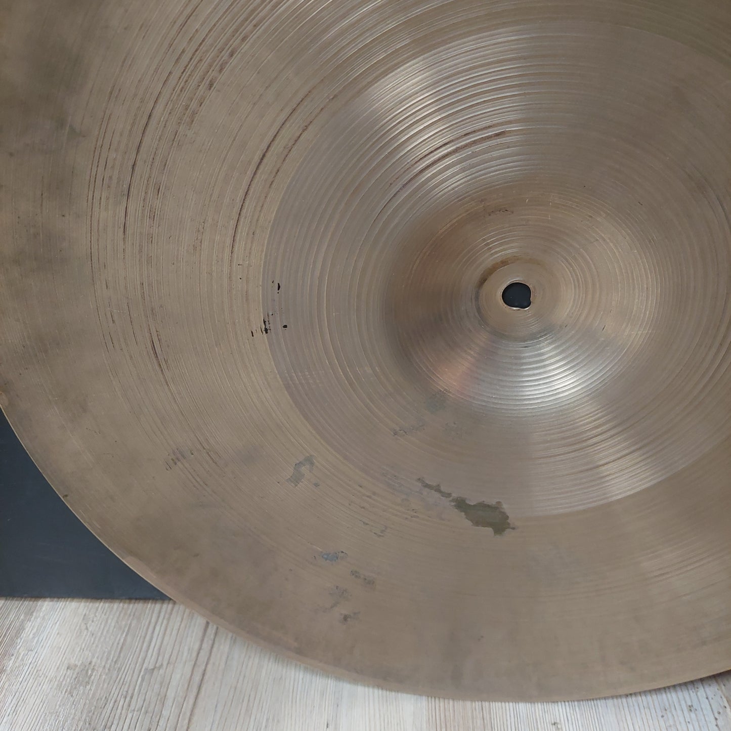 1960's 18” Zildjian 3 dot Crash Cymbal (USED) "Made In USA" (Has Chip On Edge & Keyhole Wear) "Sold As Is"