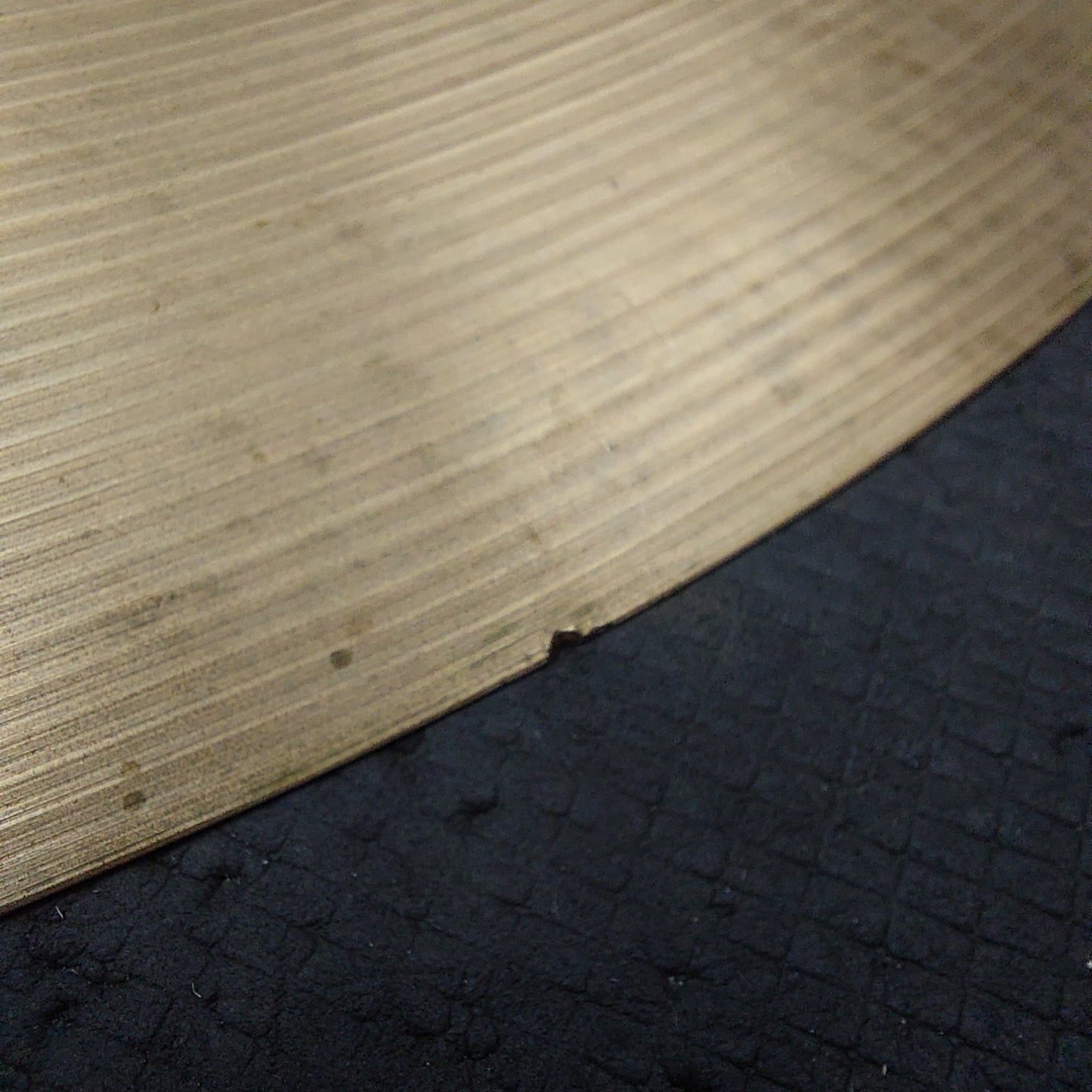 1960's 18” Zildjian 3 dot Crash Cymbal (USED) "Made In USA" (Has Chip On Edge & Keyhole Wear) "Sold As Is"