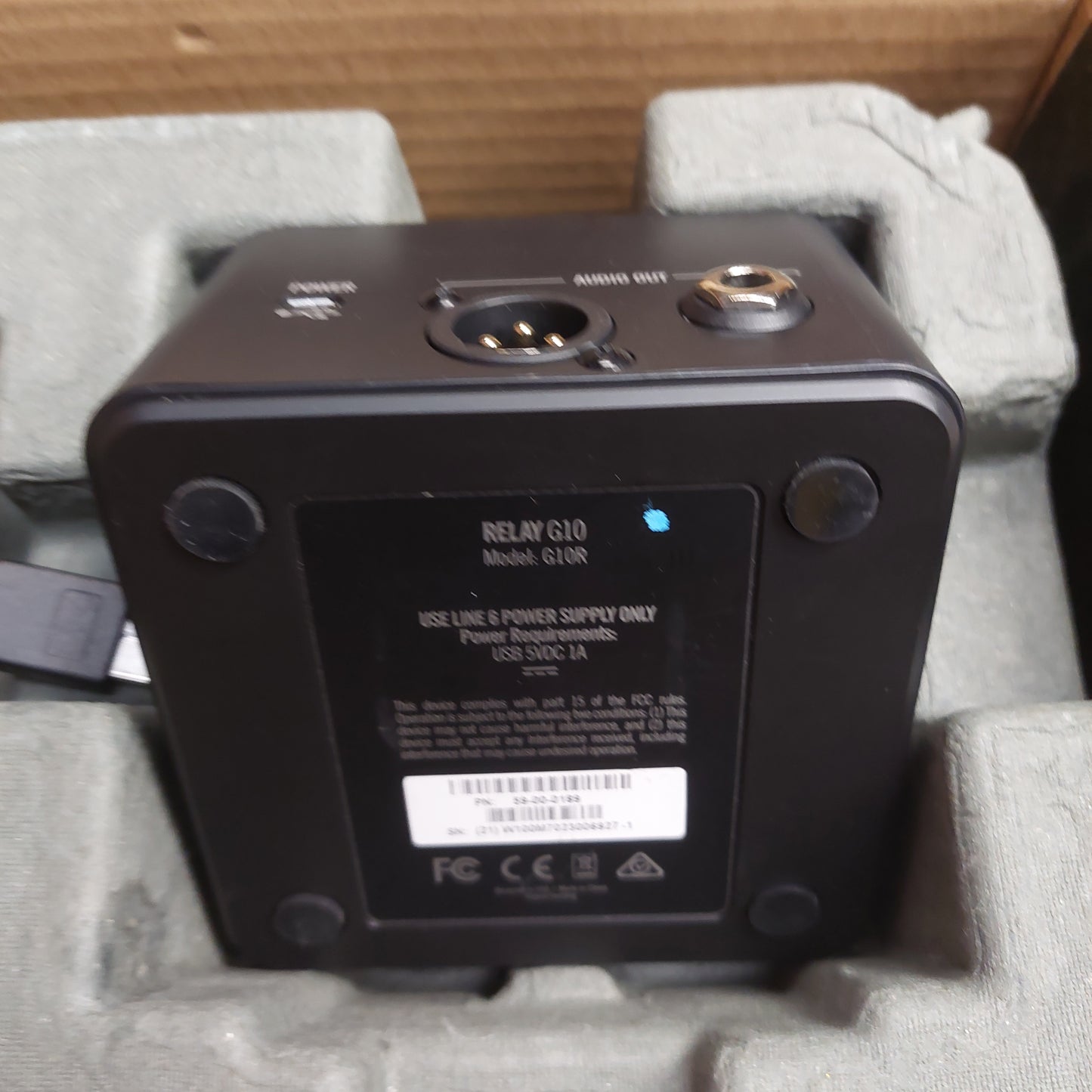 Line 6 Relay G10 Wireless Guitar System  (USED) SN# W100M7023009627-1 "Sold As Is" Power Connection Loose Still Works