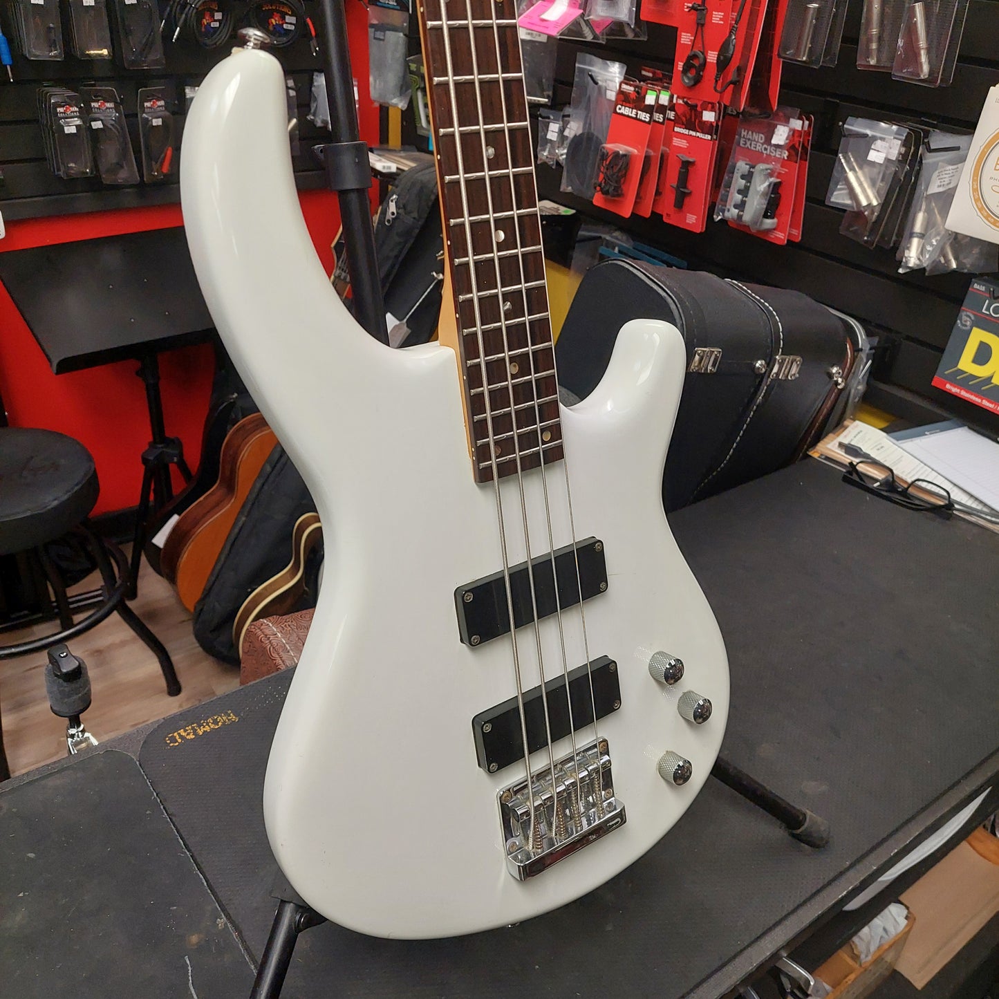 2000's DEAN EDGE-ONE 4-STRING BASS GUITAR - WHITE "Made in Korea" SN# D20060649
