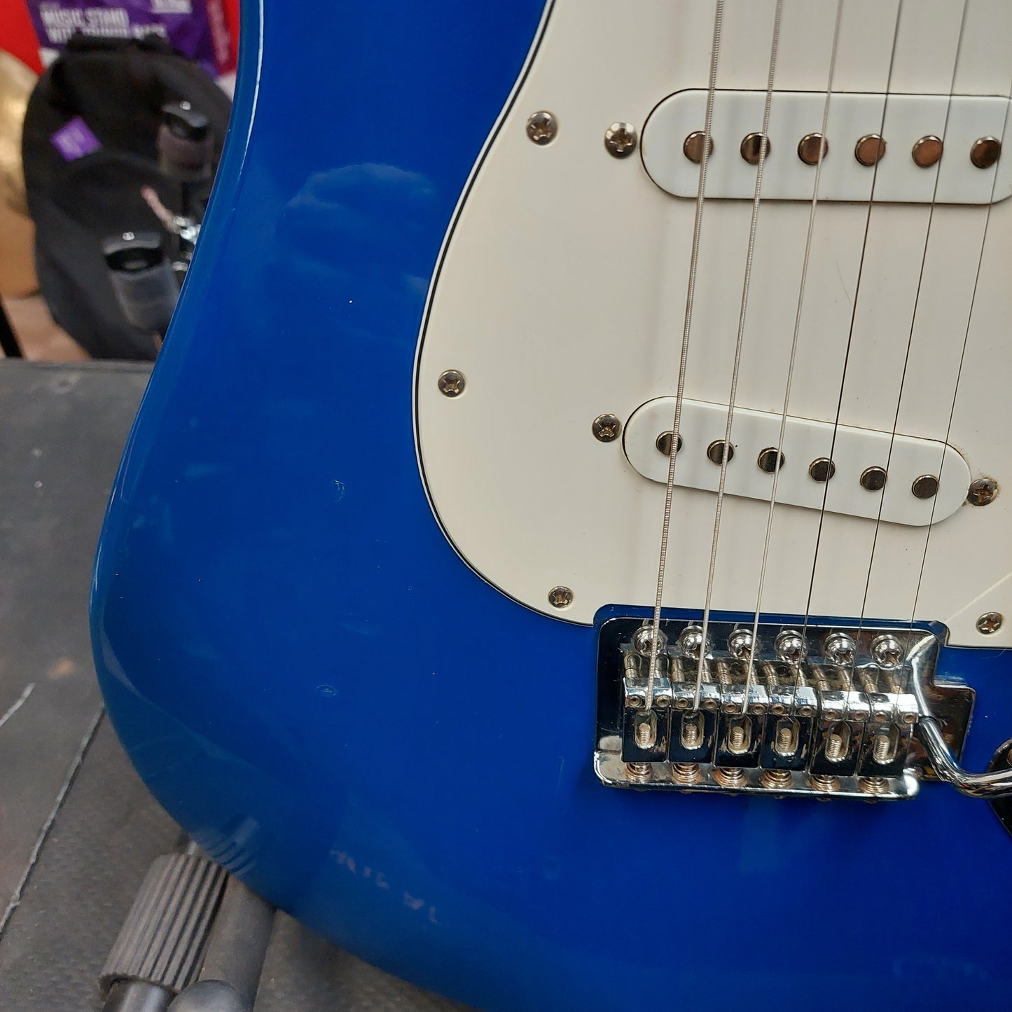 Silvertone SSS Strat Electric Guitar - Blue (USED)