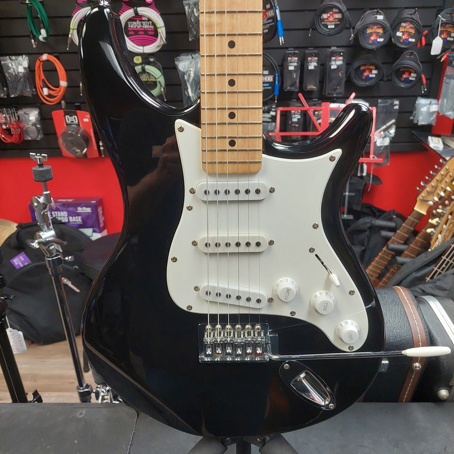 Behringer Strat Electric Guitar - Black (USED) SN# N0560106395