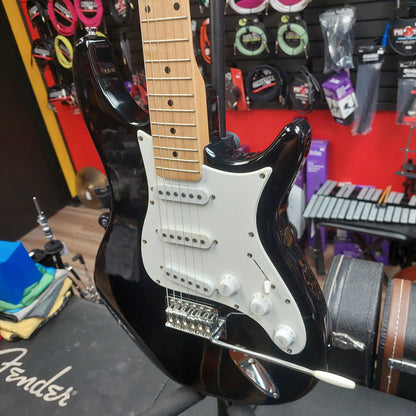 Behringer Strat Electric Guitar - Black (USED) SN# N0560106395