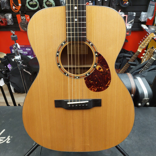 Eastman E2OM Cedar Top Acoustic Guitar - Natural w/ Eastman Poly Gig Bag SN# M2216367