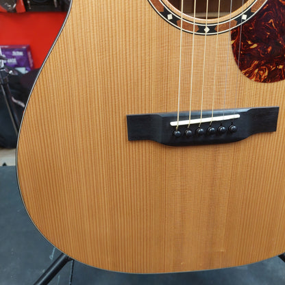 Eastman E2OM Cedar Top Acoustic Guitar - Natural w/ Eastman Poly Gig Bag SN# M2216367