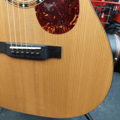 Eastman E2OM Cedar Top Acoustic Guitar - Natural w/ Eastman Poly Gig Bag SN# M2216367