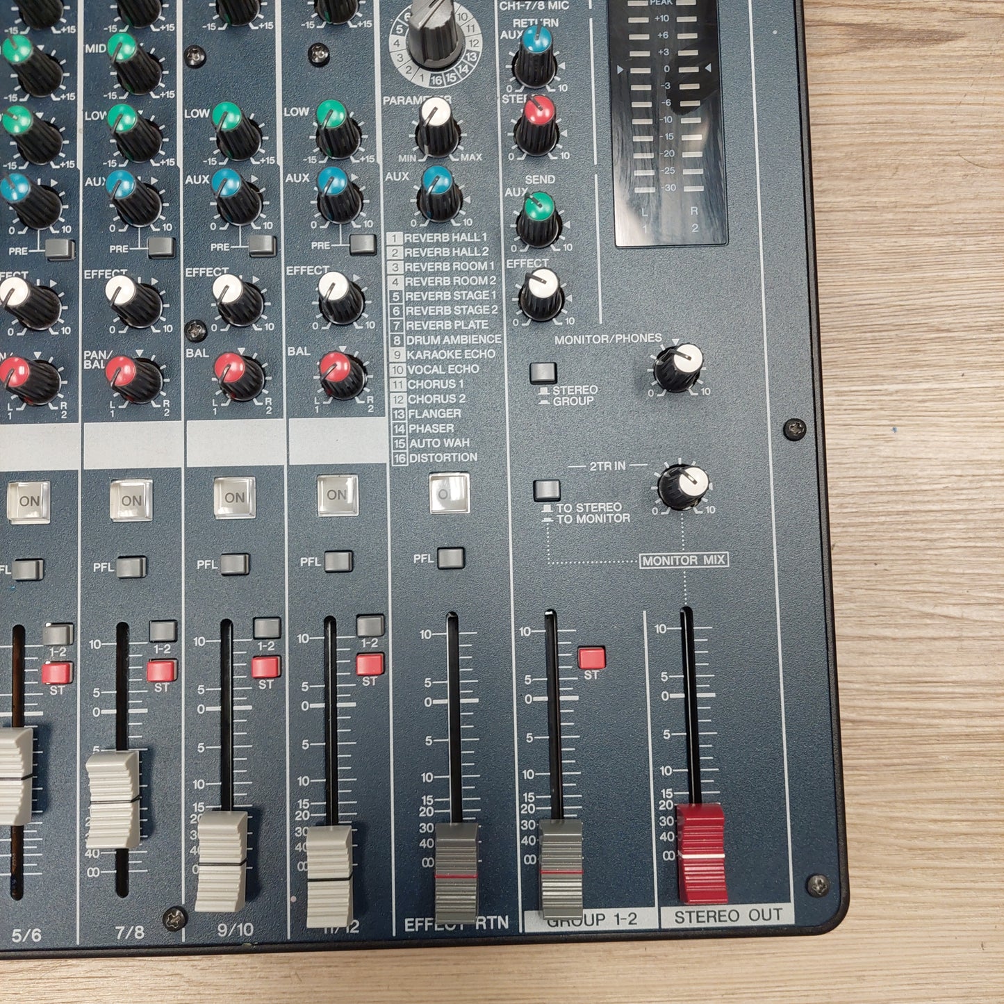 YAMAHA MG124CX Mixing Console w/ Power Supply (USED) SN# 21UCCRL01442