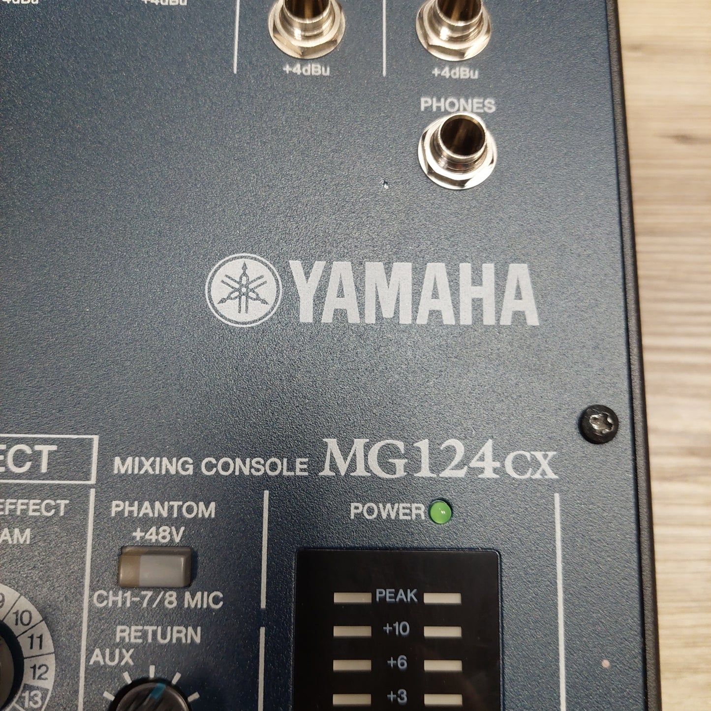 YAMAHA MG124CX Mixing Console w/ Power Supply (USED) SN# 21UCCRL01442