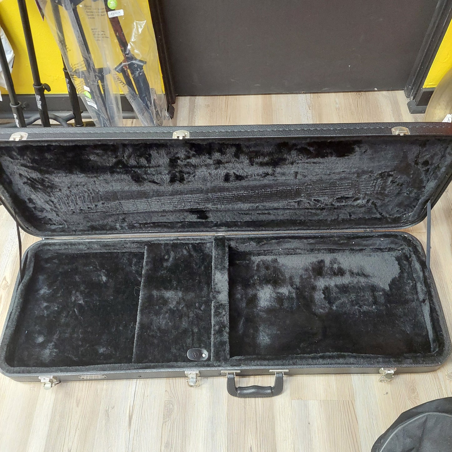 Road Runner Electric Guitar/Strat Hard Case - Black (USED)