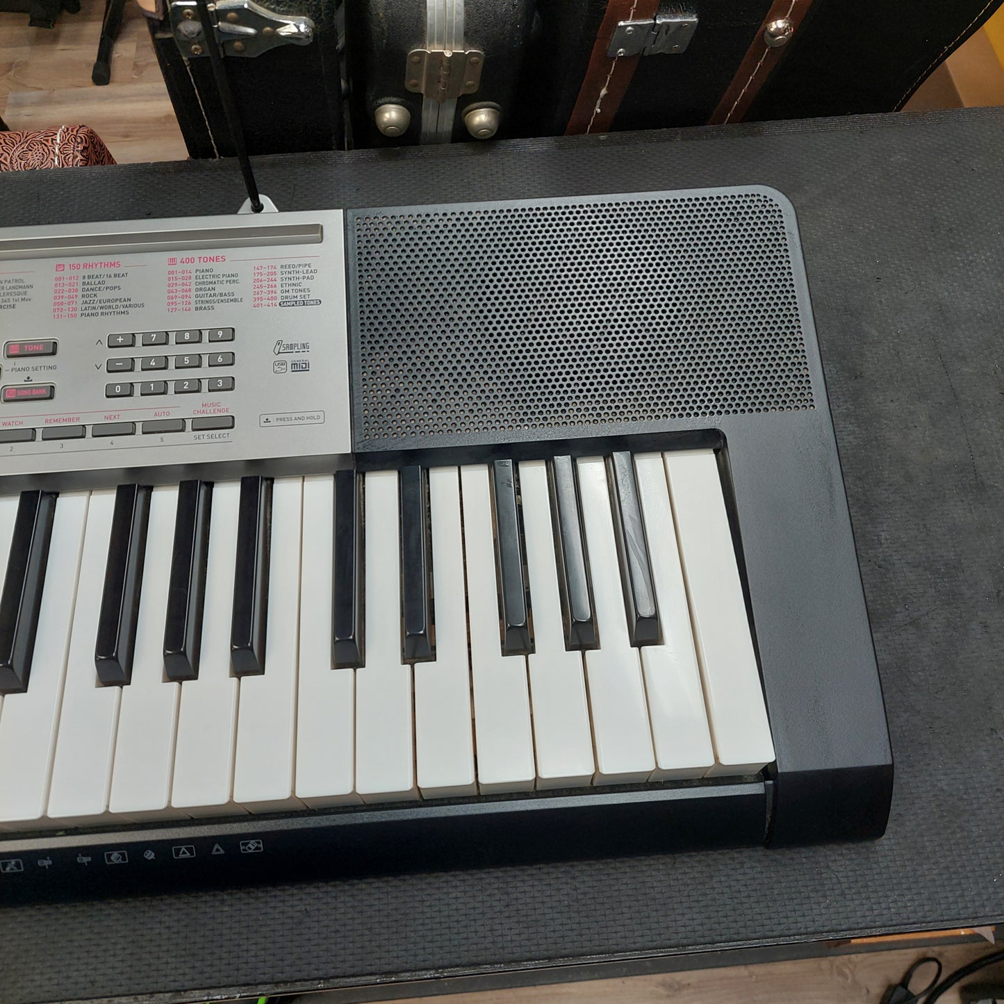 Casio LK-165 61-Key Portable Keyboard w/ Power Supply (USED)