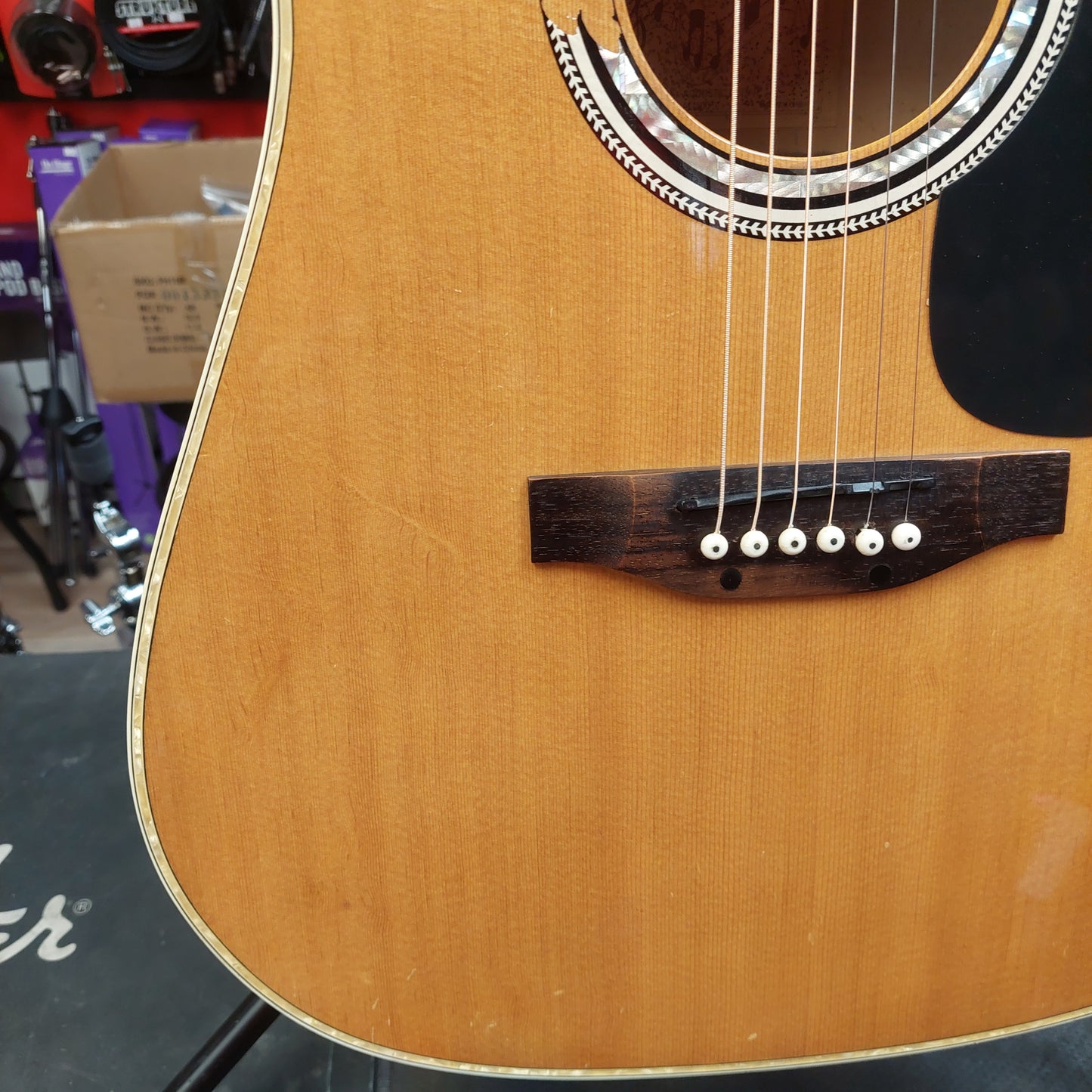 Esteban AG100 Acoustic/Electric Dreadnought Guitar - Natural Finish (USED)