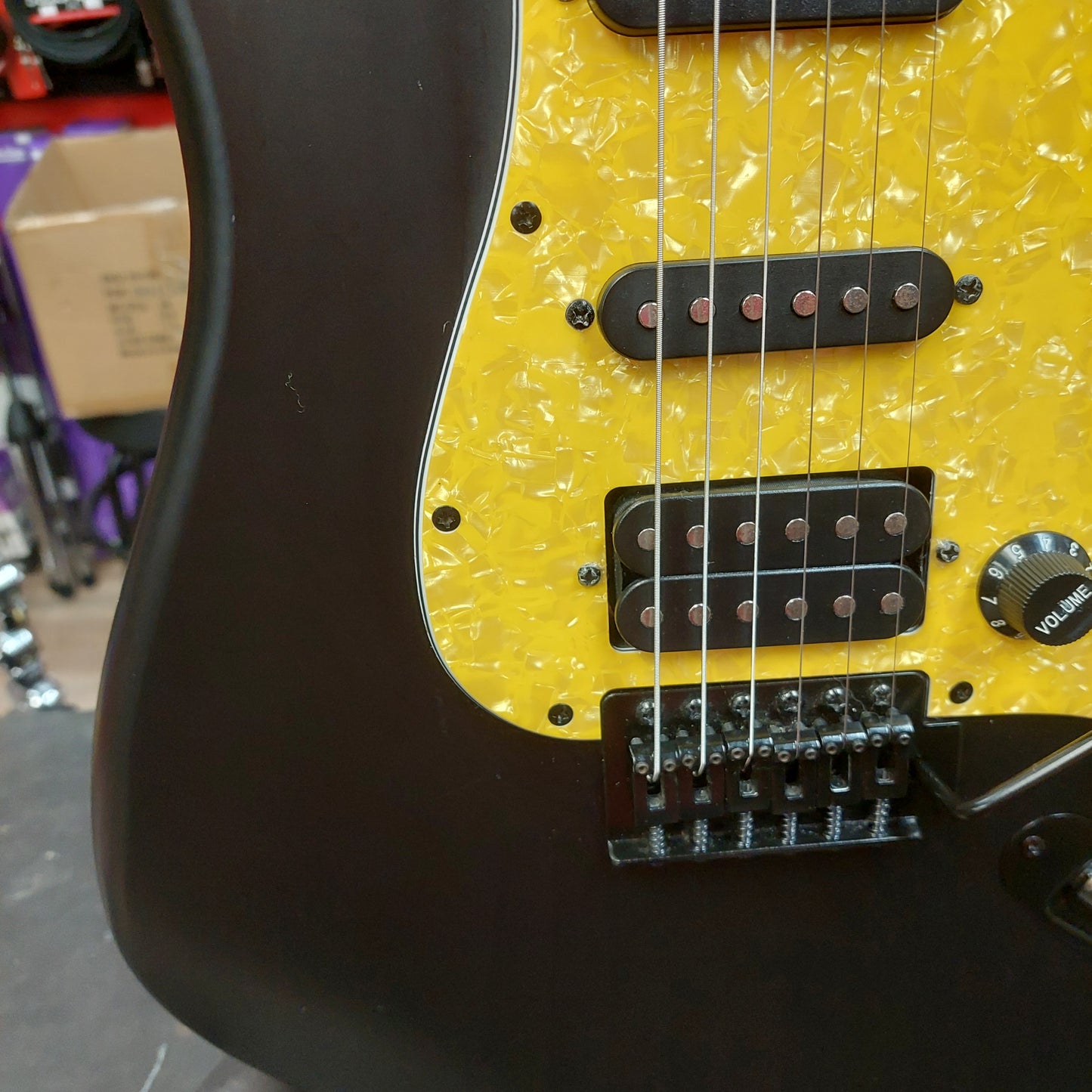 Winzz HSS Strat Electric Guitar - Black w/ Yellow Pickguard (USED)