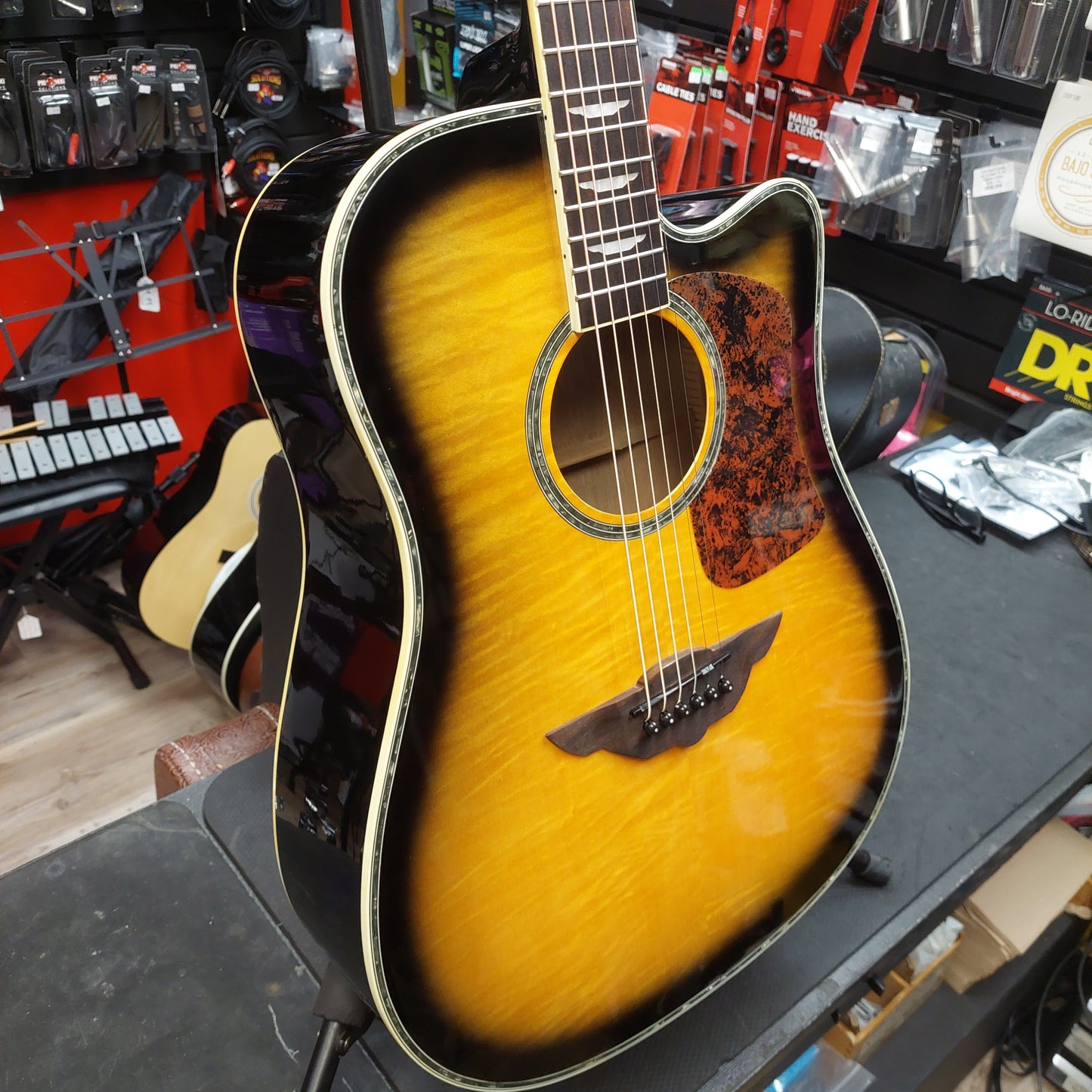 Urban Player by Keith Urban Acoustic Guitar - Sunburst (USED)