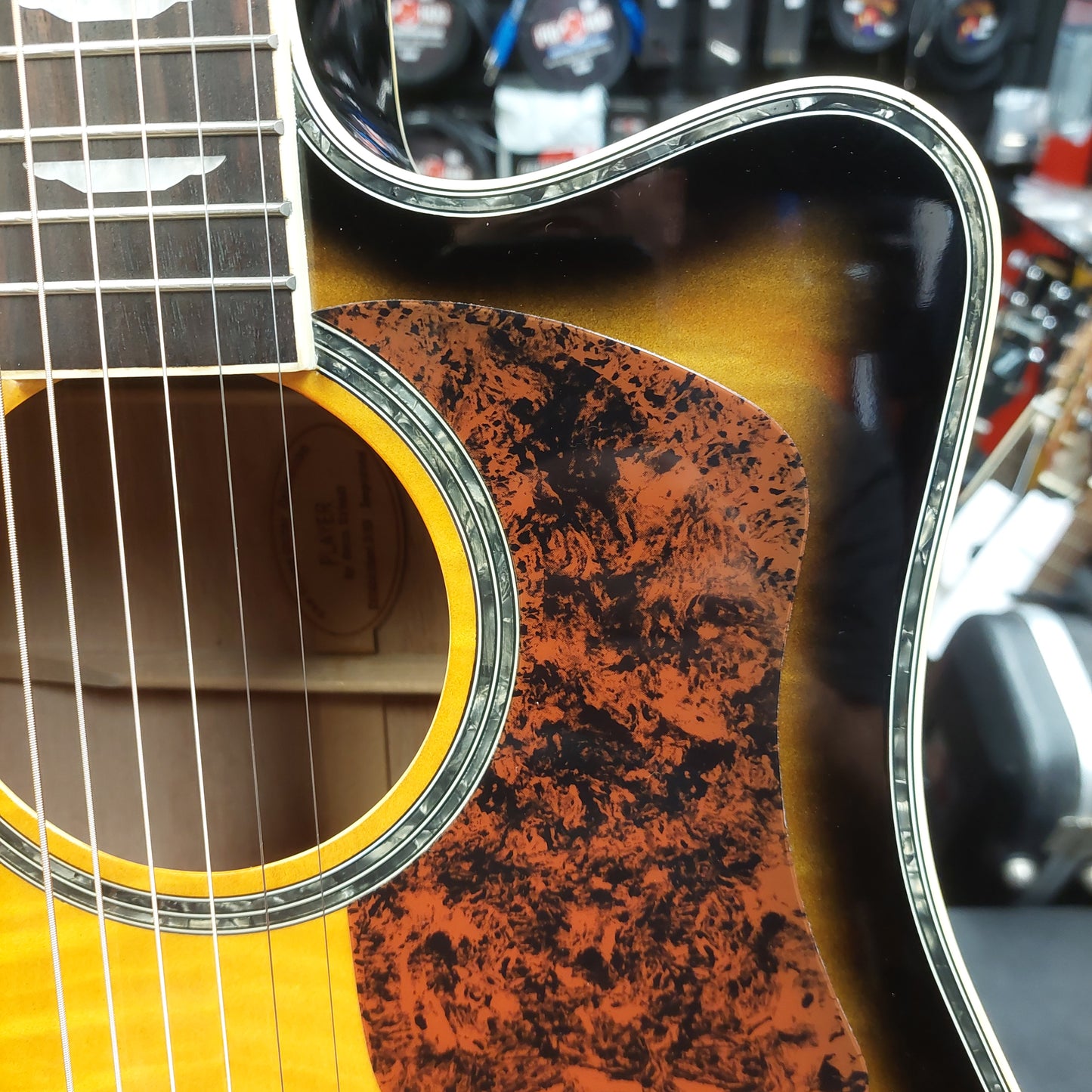 Urban Player by Keith Urban Acoustic Guitar - Sunburst (USED)