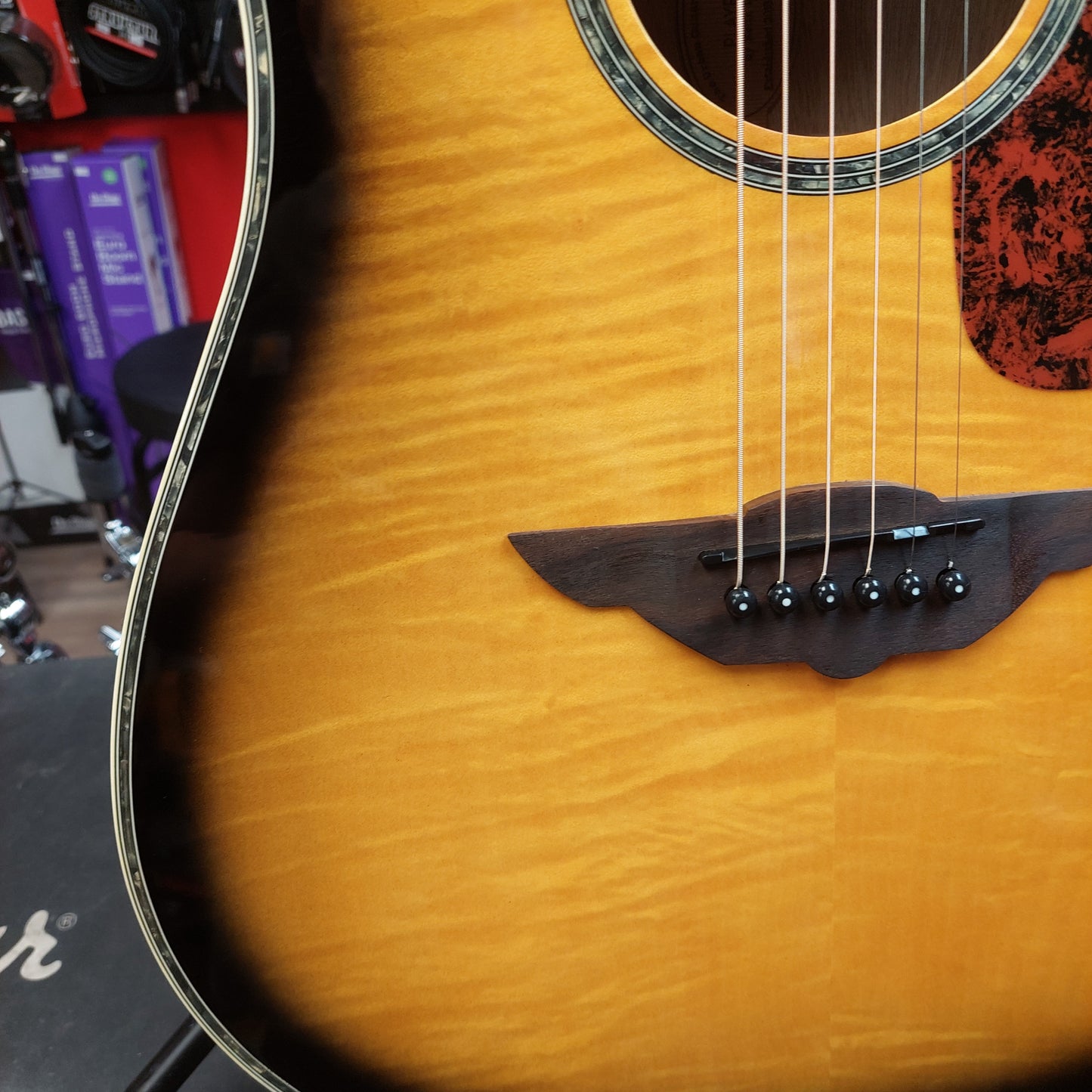 Urban Player by Keith Urban Acoustic Guitar - Sunburst (USED)